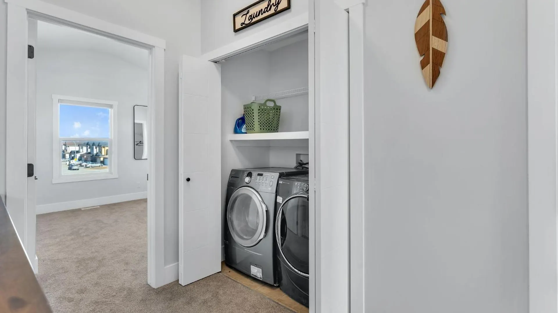 Your Pleasant Stay In 3 Bedroom House In Saddle-Ridge Calgary