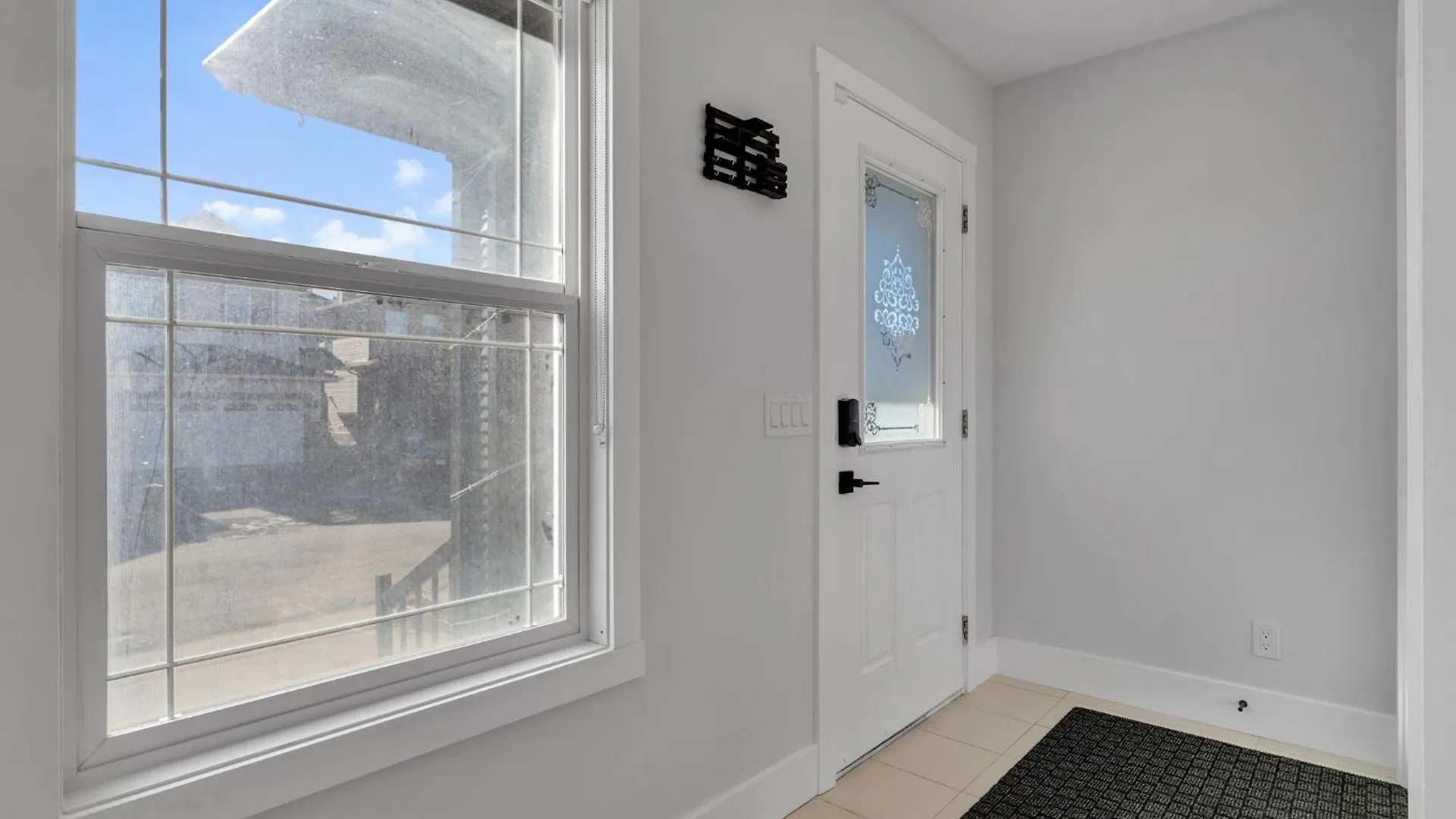 Holiday home Your Pleasant Stay In 3 Bedroom House In Saddle-Ridge Calgary